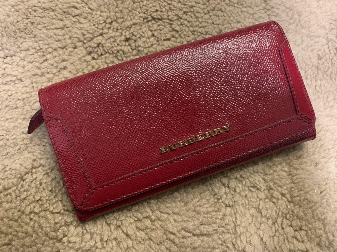 未使用品 バーバリー 長財布 ウォレット 二つ折り ノバチェック 赤