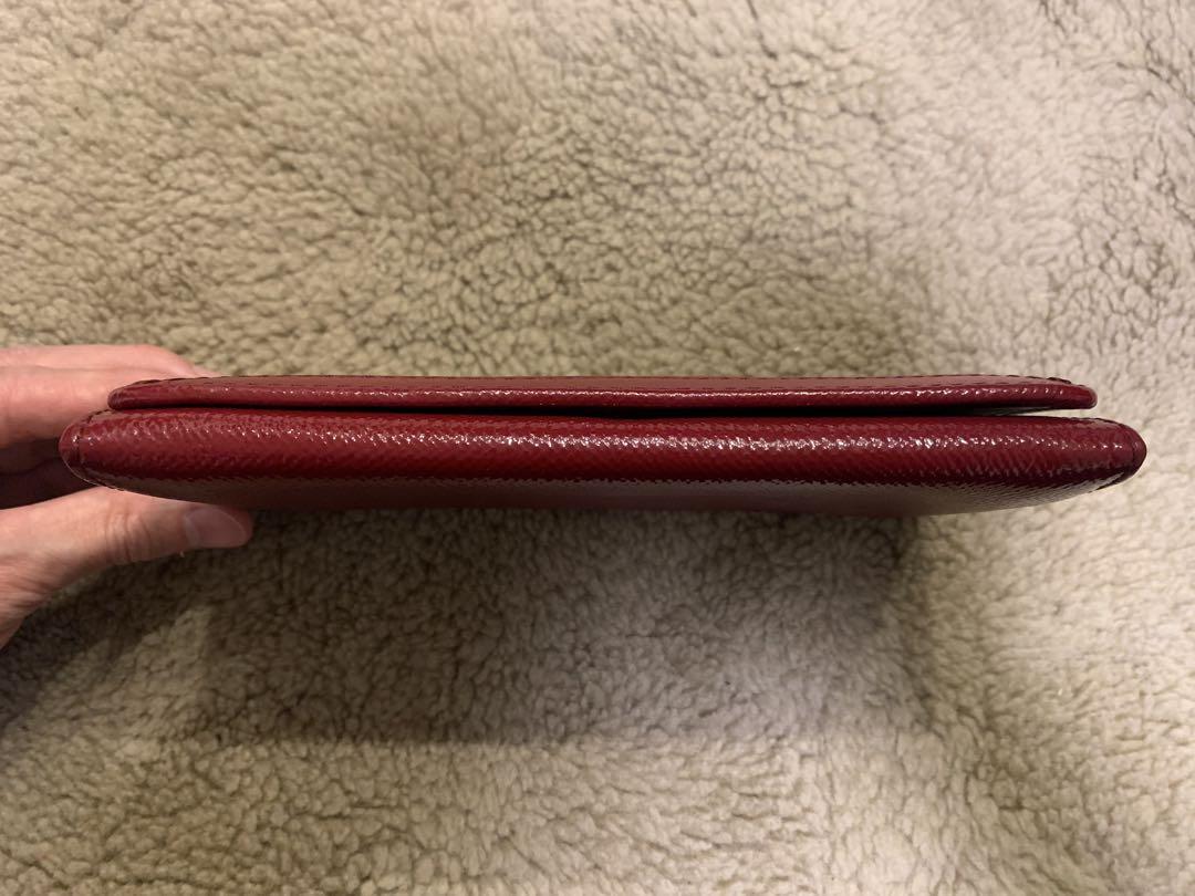 未使用品 バーバリー 長財布 ウォレット 二つ折り ノバチェック 赤