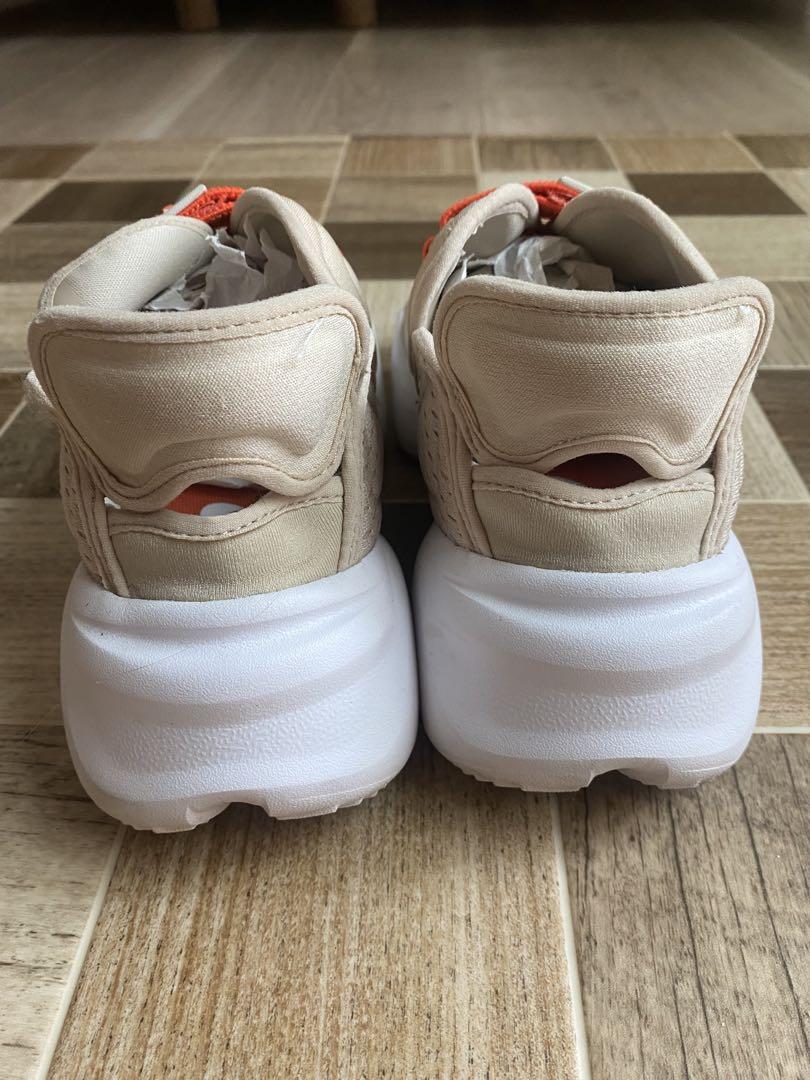 有名なブランド Nike アクアリストUK5/24.5cm 靴