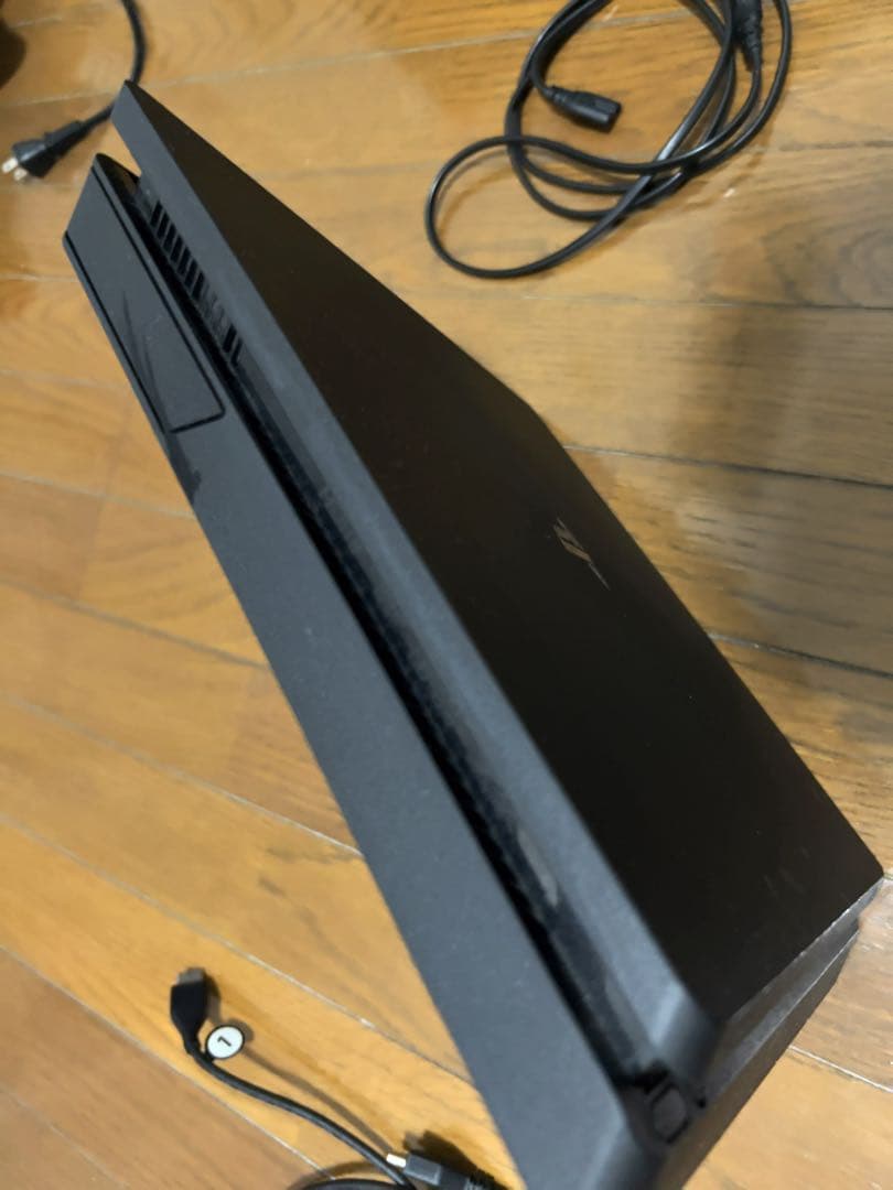 PS4本体 箱無し 2000B 1TBおまけソフト付き PS4本体 箱無し 2000B 1TBおまけソフト付き