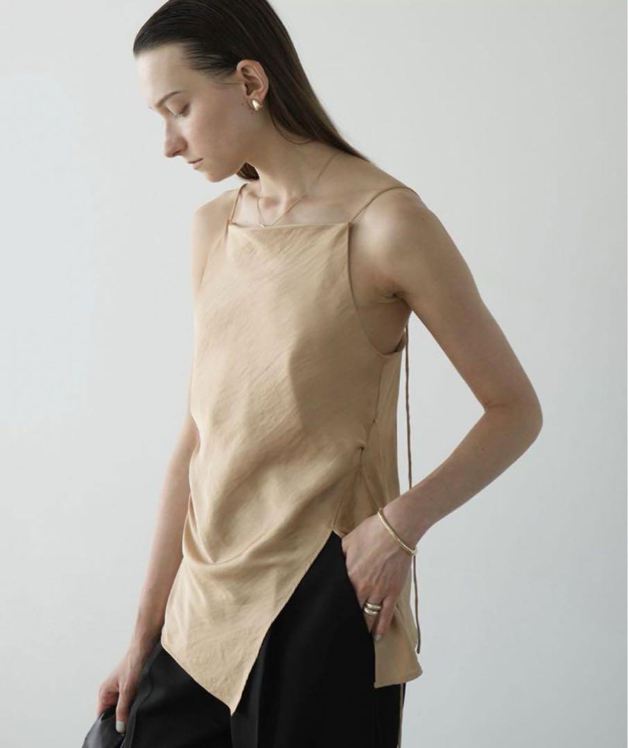 クラネDRAPE SATIN CAMISOLE TOPS サテンキャミソール2