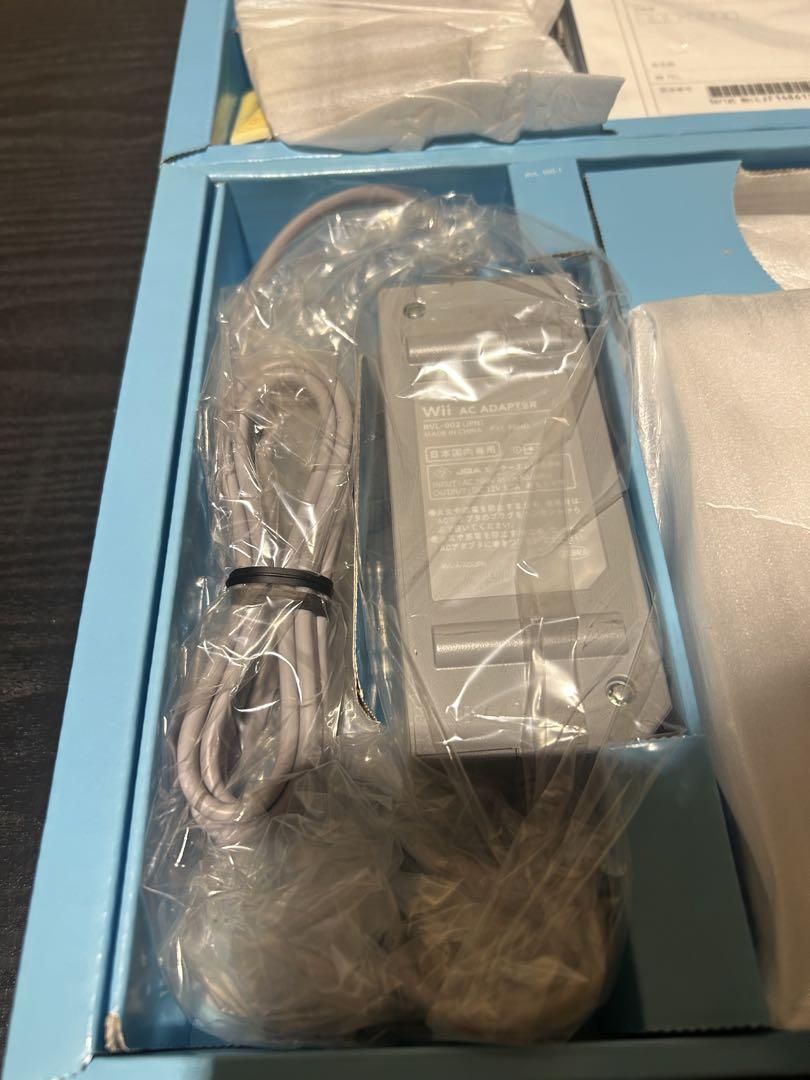 セブンイレブン 冬ギフト カタログ 新品・未使用】Nintendo Wii RVL-S-WD Nintendo Switch