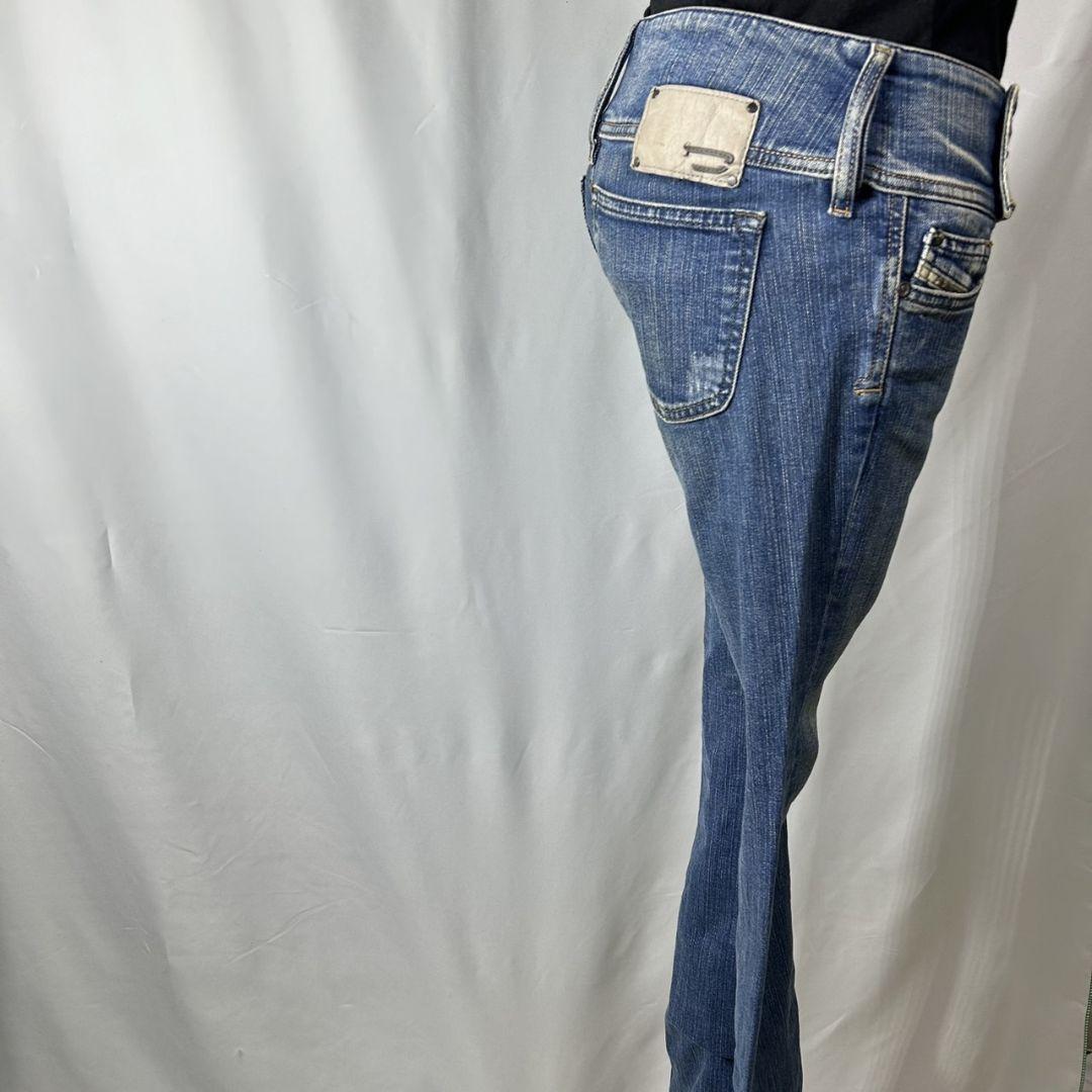 ディーゼル デニムパンツ ジーンズ 3つボタン ボタンロゴ刻印 イタリア製 ディーゼル デニムパンツ ジーンズ 3つボタン ボタンロゴ刻印 イタリア製