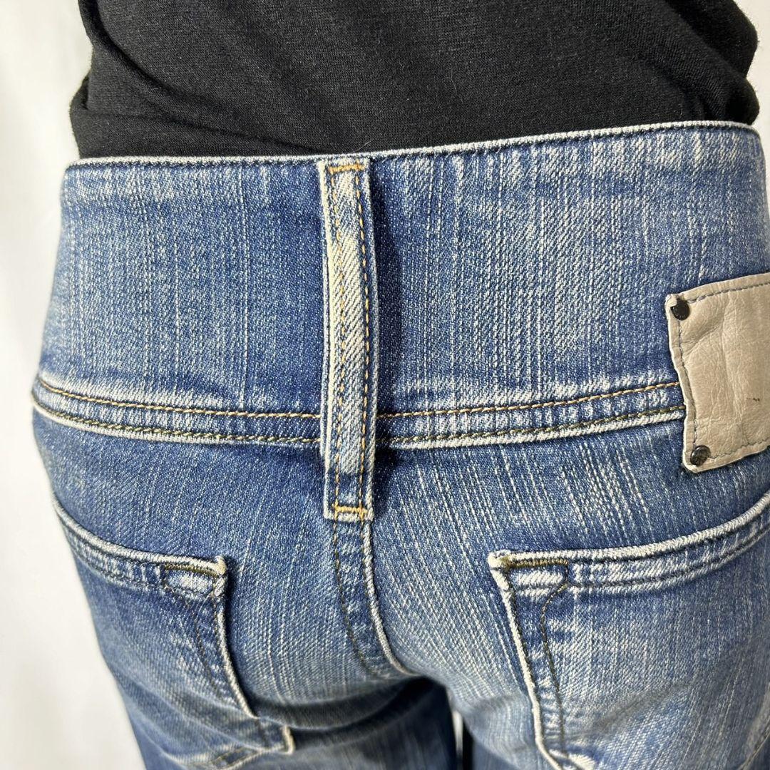 ディーゼル デニムパンツ ジーンズ 3つボタン ボタンロゴ刻印 イタリア製 ディーゼル デニムパンツ ジーンズ 3つボタン ボタンロゴ刻印 イタリア製
