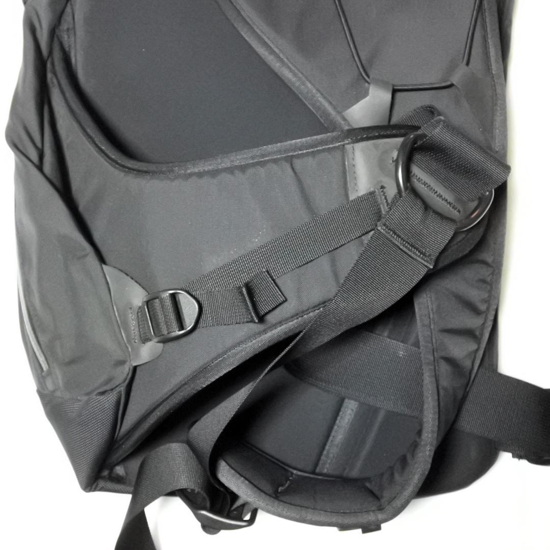 バッグ ARC'TERYX QUIVER Red Berry
