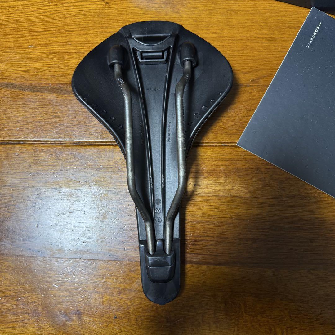 うに様　fi'zi:k Antares Versus Evo Adaptive