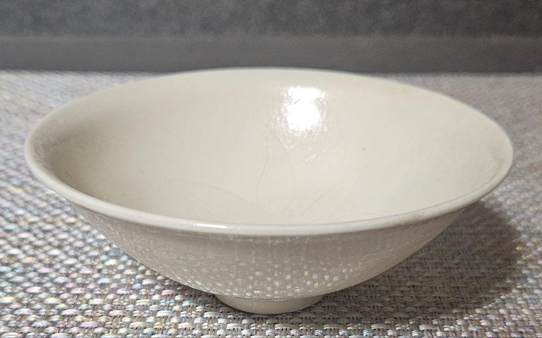 中国古美術　中国古陶磁器　定窯　陰刻　花文様　酒杯　盃　ぐい呑　酒器