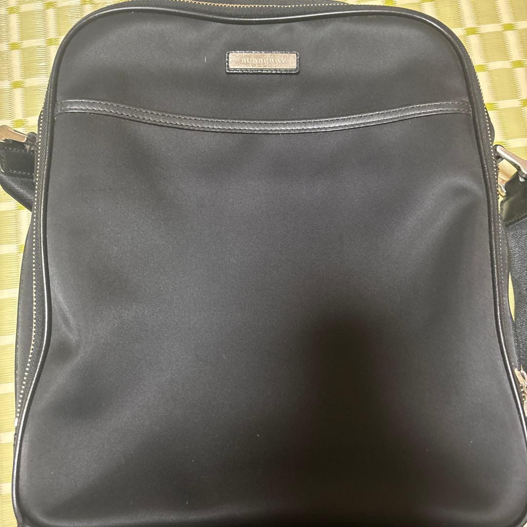 BURBERRY 黒 ナイロン ショルダーバッグ　可能な限り値引きいたします。