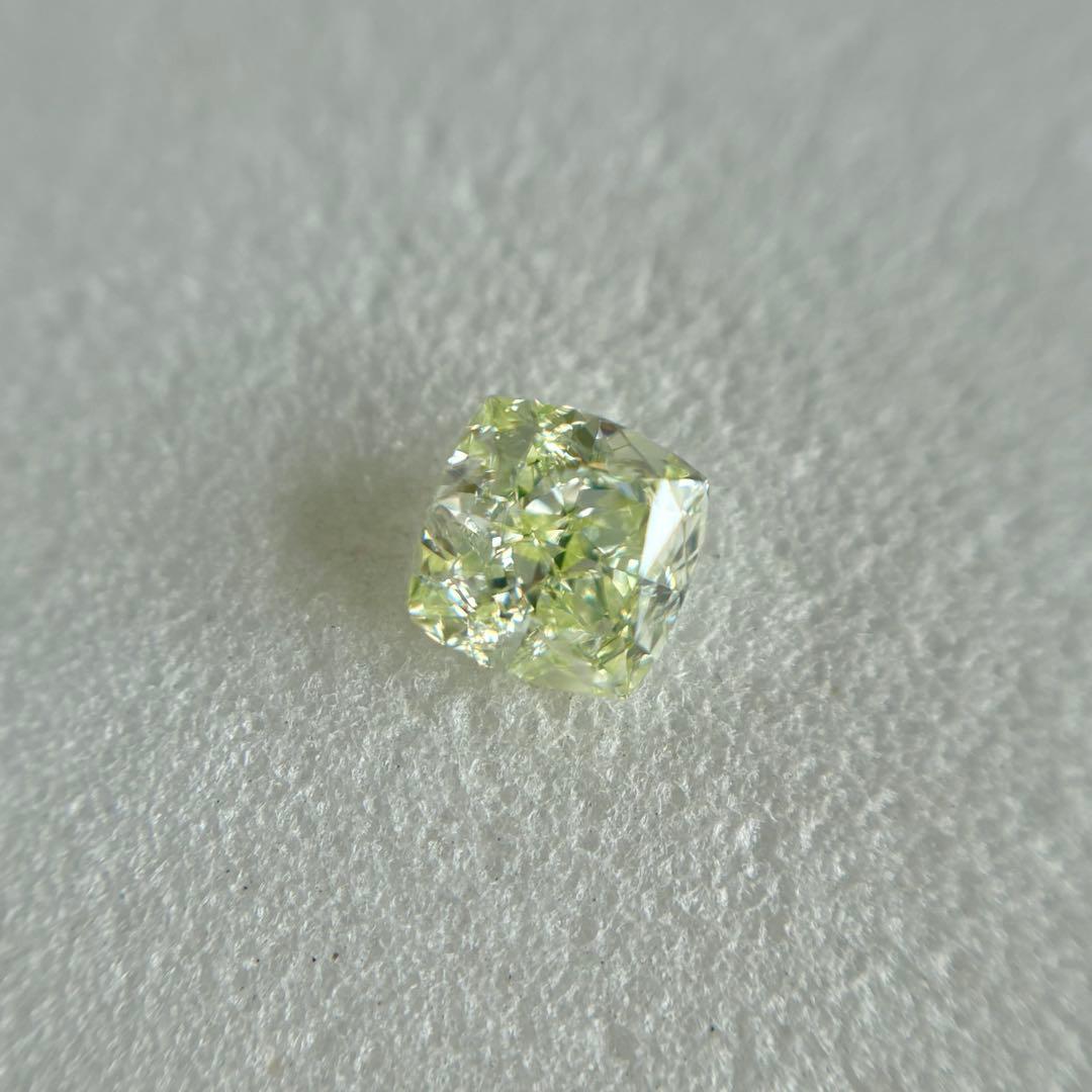 天然グリーンダイヤモンドルース