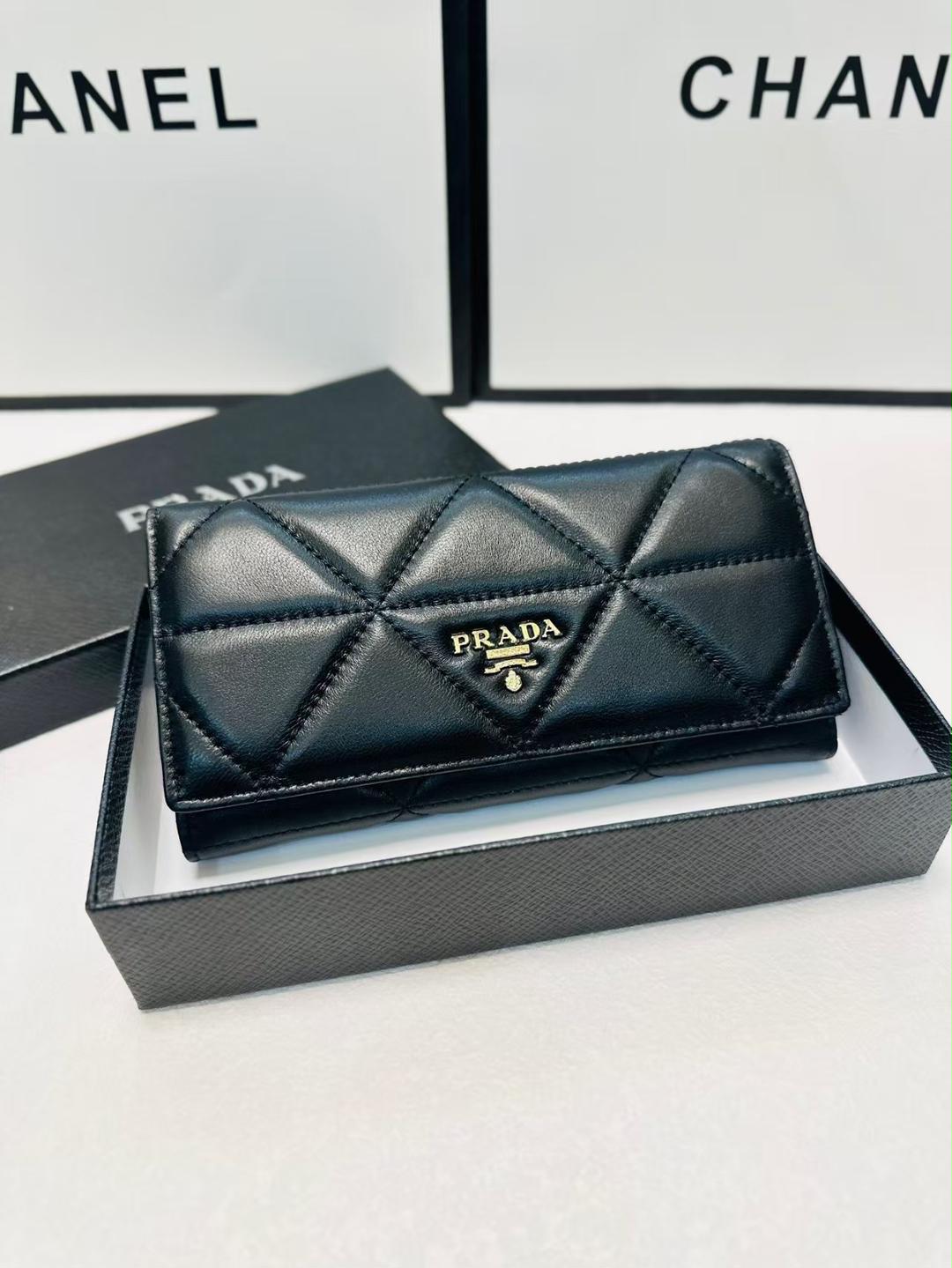 【美品】PRADA プラダ 長財布