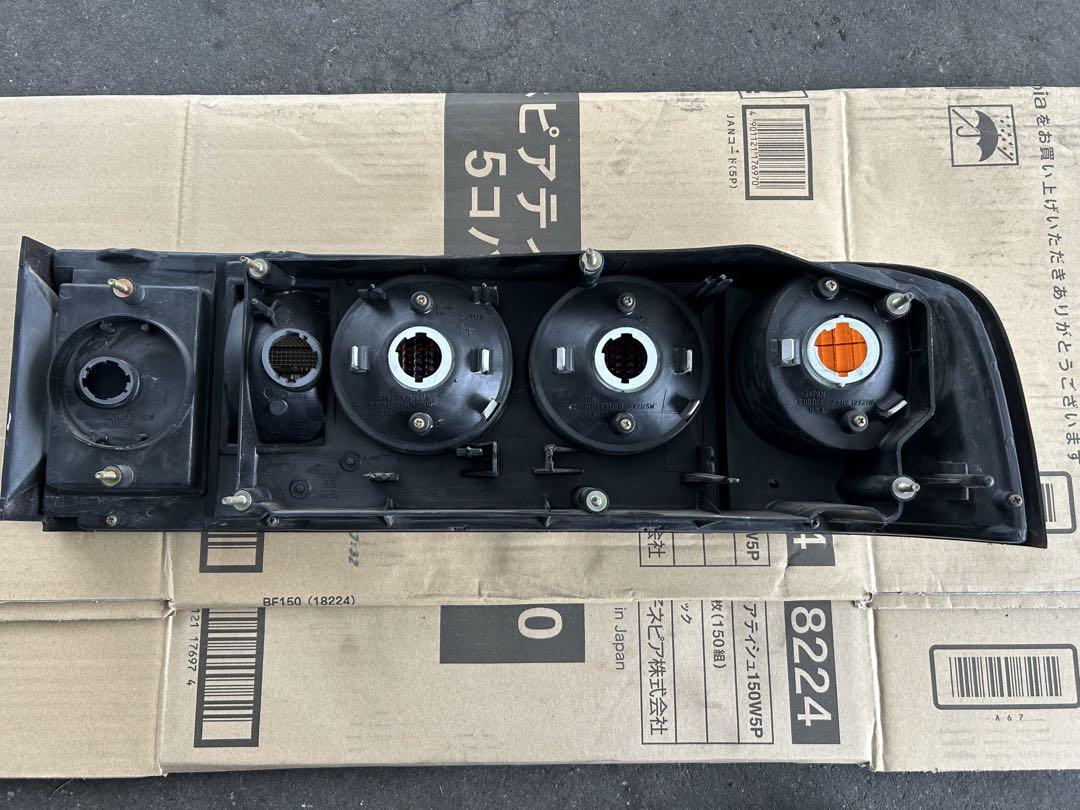 マツダRX7 FC3S 後期　テールレンズ　左