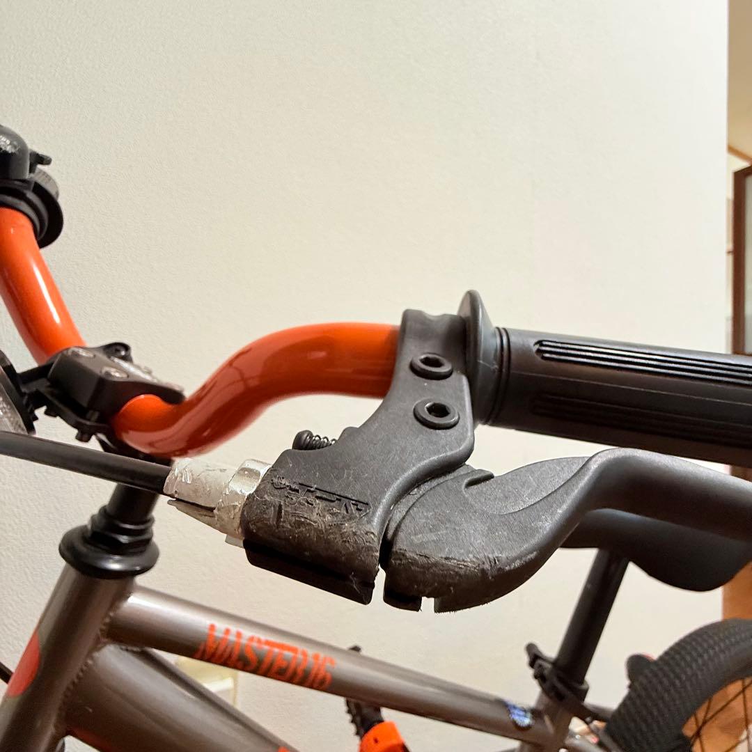 16 バランスバイク