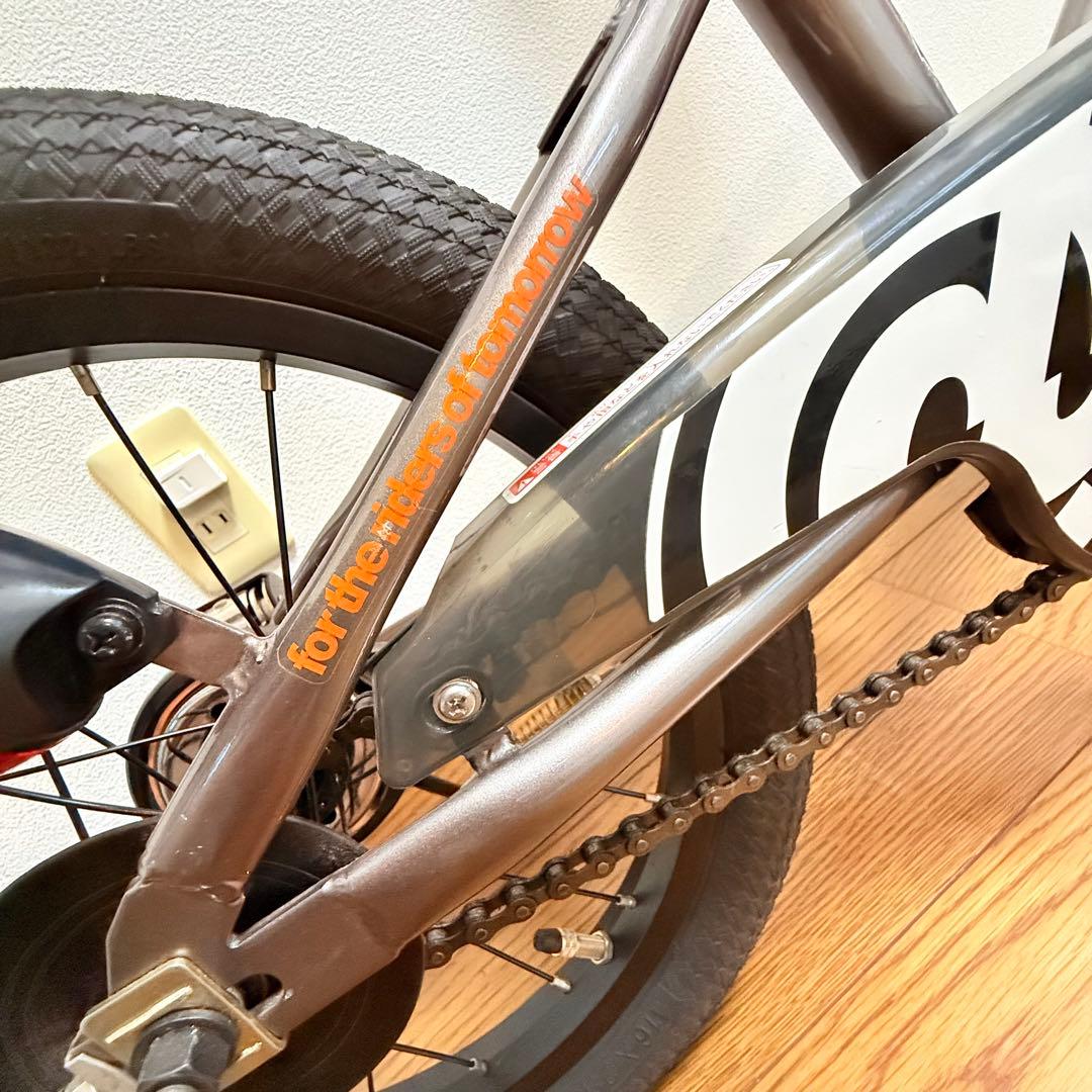 16 バランスバイク