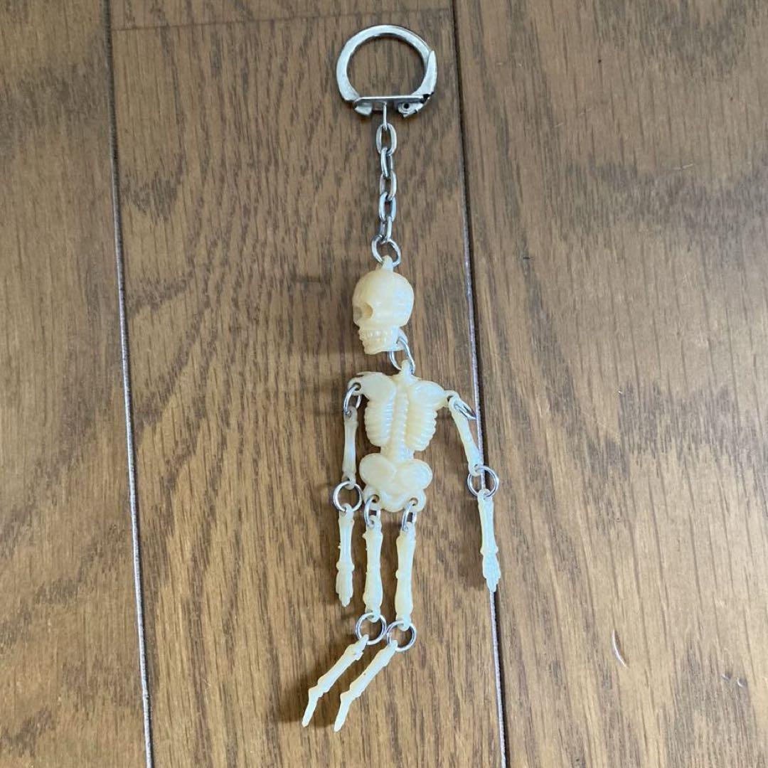 骸骨 ガイコツ 髑髏 ドクロ キーホルダー 昭和レトロ - メルカリ