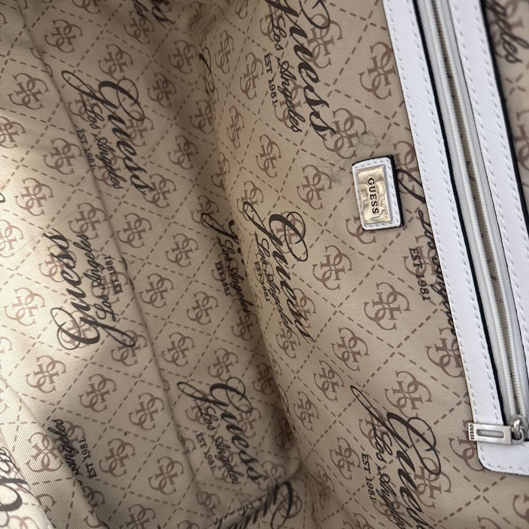 GUESS ホワイト バッグ
