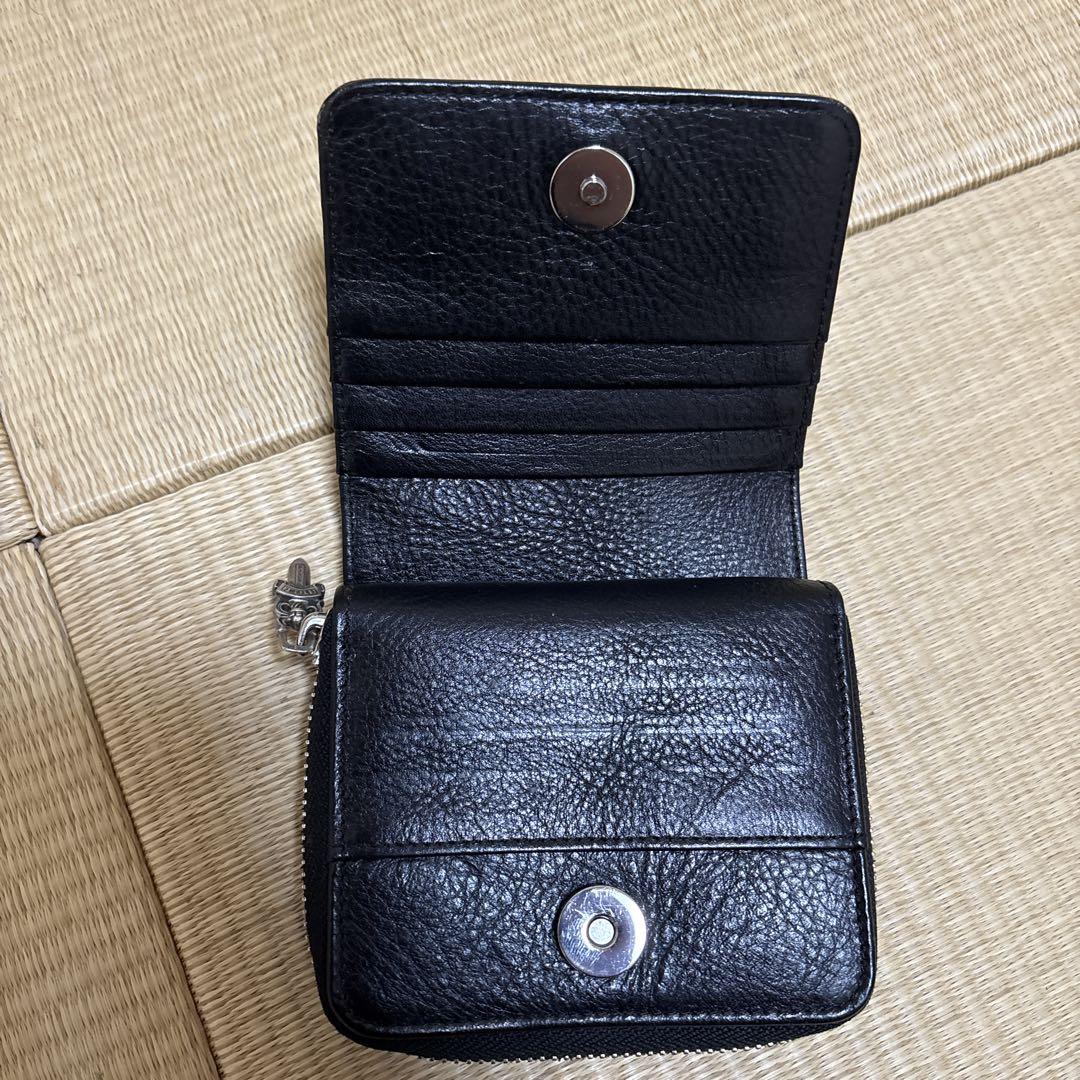 二つ折り財布