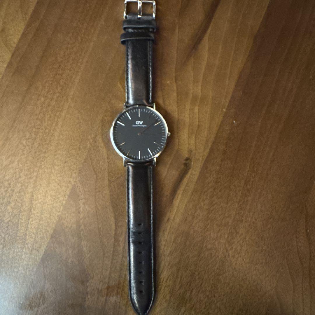 Daniel Wellington DW 腕時計 黒文字盤 レザー
