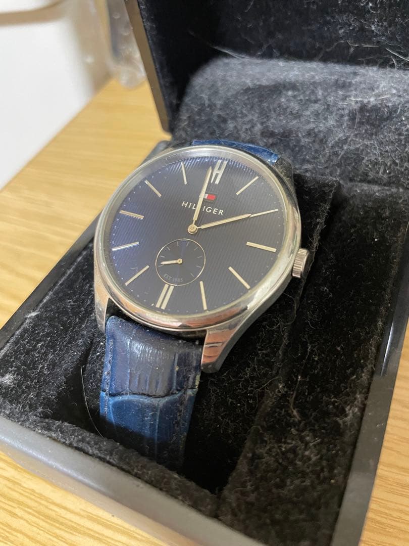 HILFIGER ネイビー アナログ腕時計目立った傷や汚れなし