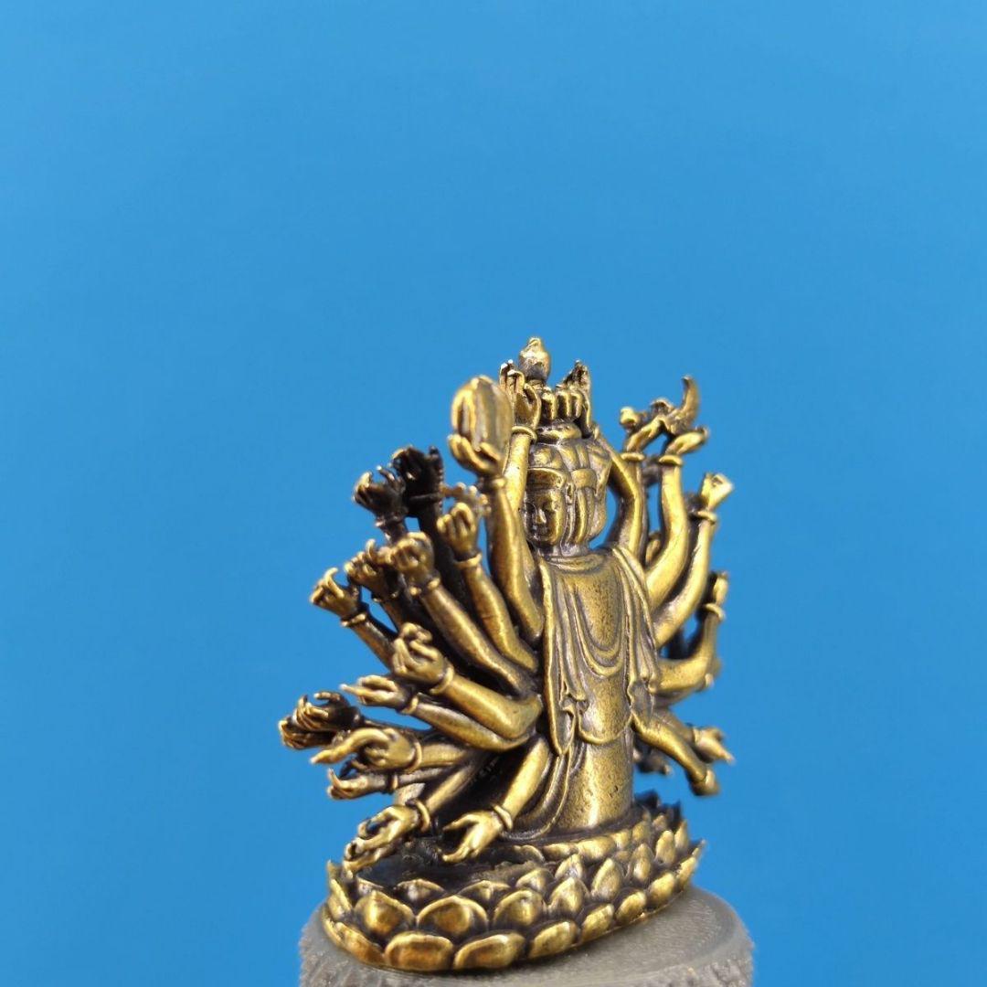 仏教美術 準提菩薩仏像 千手観音菩薩 小仏像 銅製品 工芸品 置物