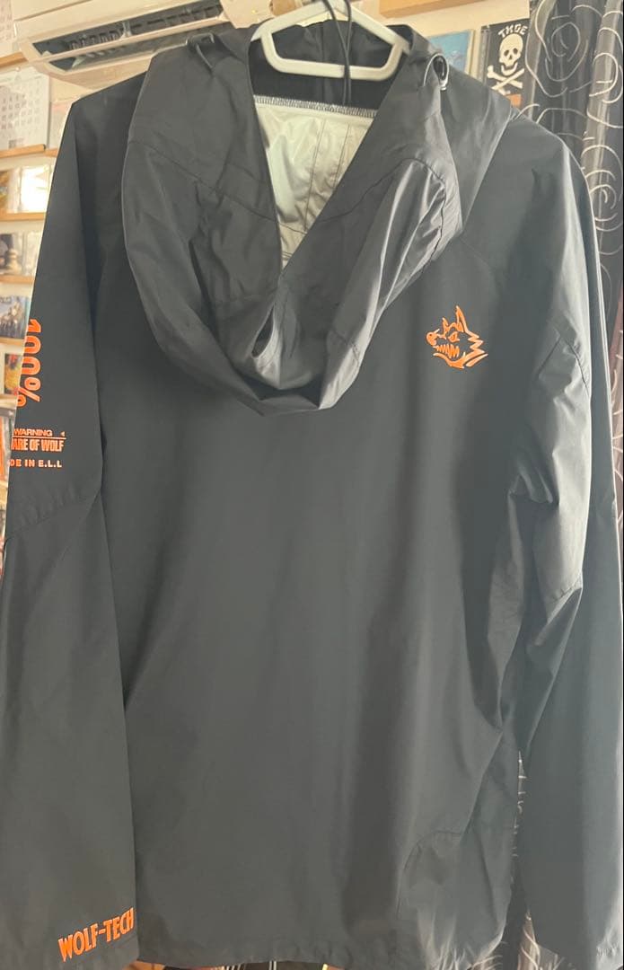 マンウィズ WOLF-TECH 黒 ロゴオレンジ - メルカリ