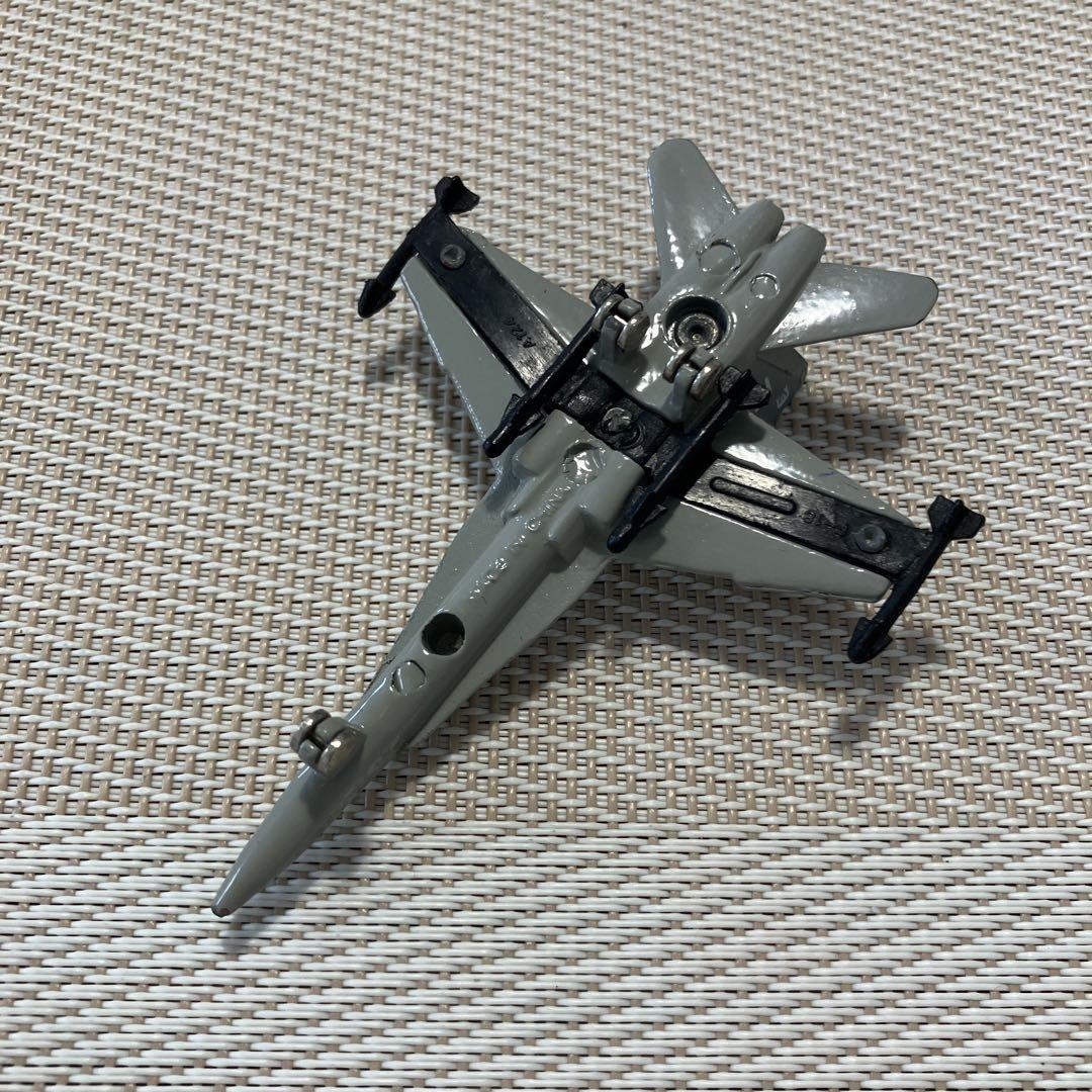 戦闘機ミニチュアフィギュア3体まとめ売り - メルカリ