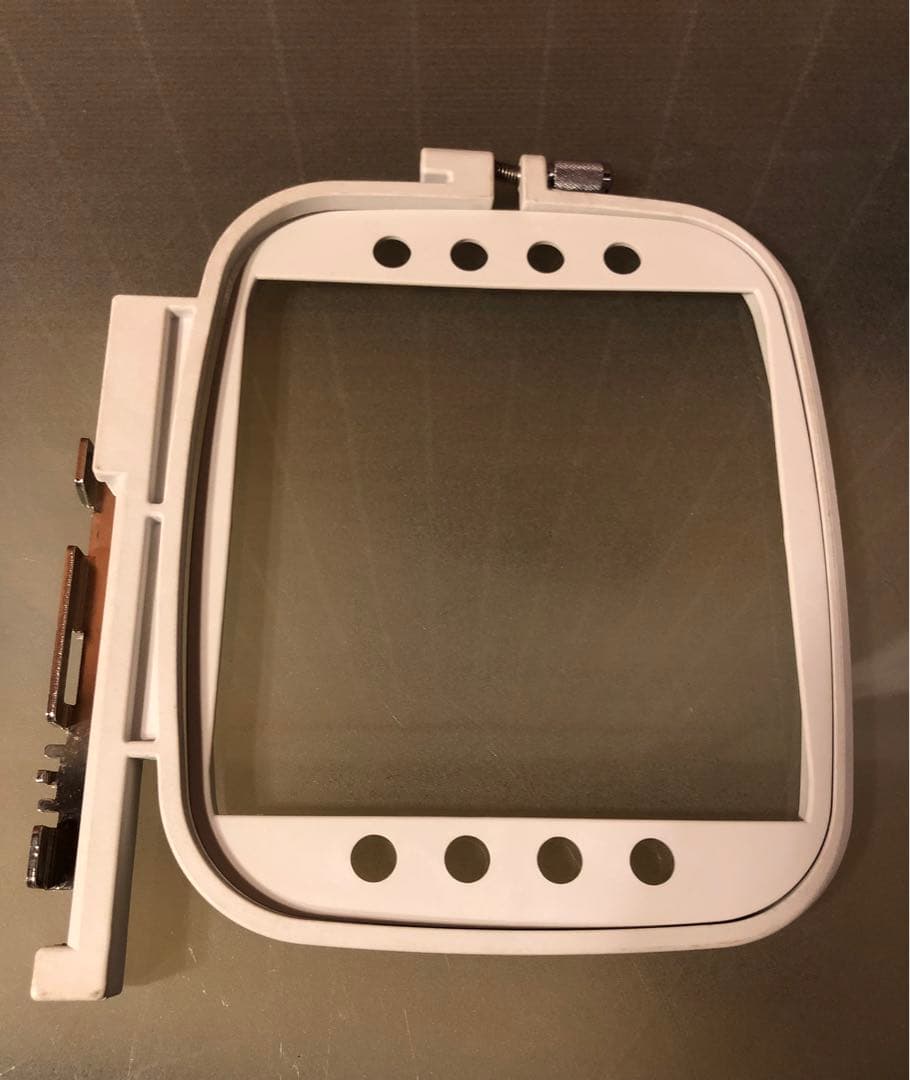 ジューキ 刺繍カードCATS & DOGS 、専用刺繍糸 60色、刺繍枠大&中