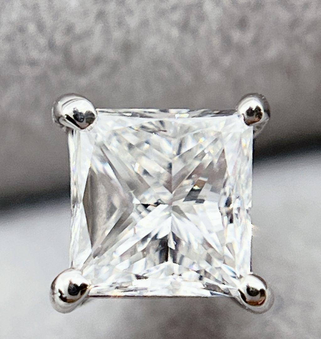 Tキラキラ スクウェアカット 天然ダイヤ 計0.865ct   プラチナ