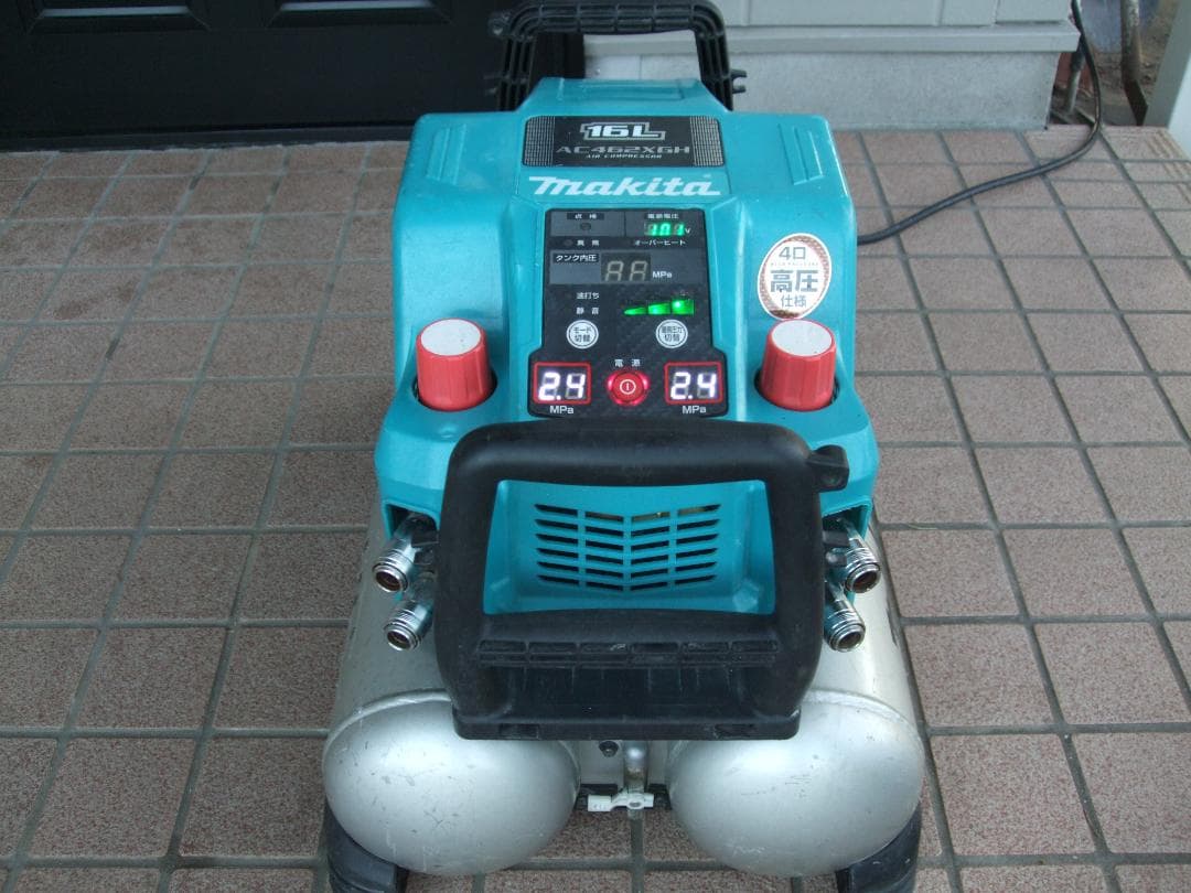 分解点検済み　マキタ　エアーコンプレッサー　AC462XGH　(№1235)