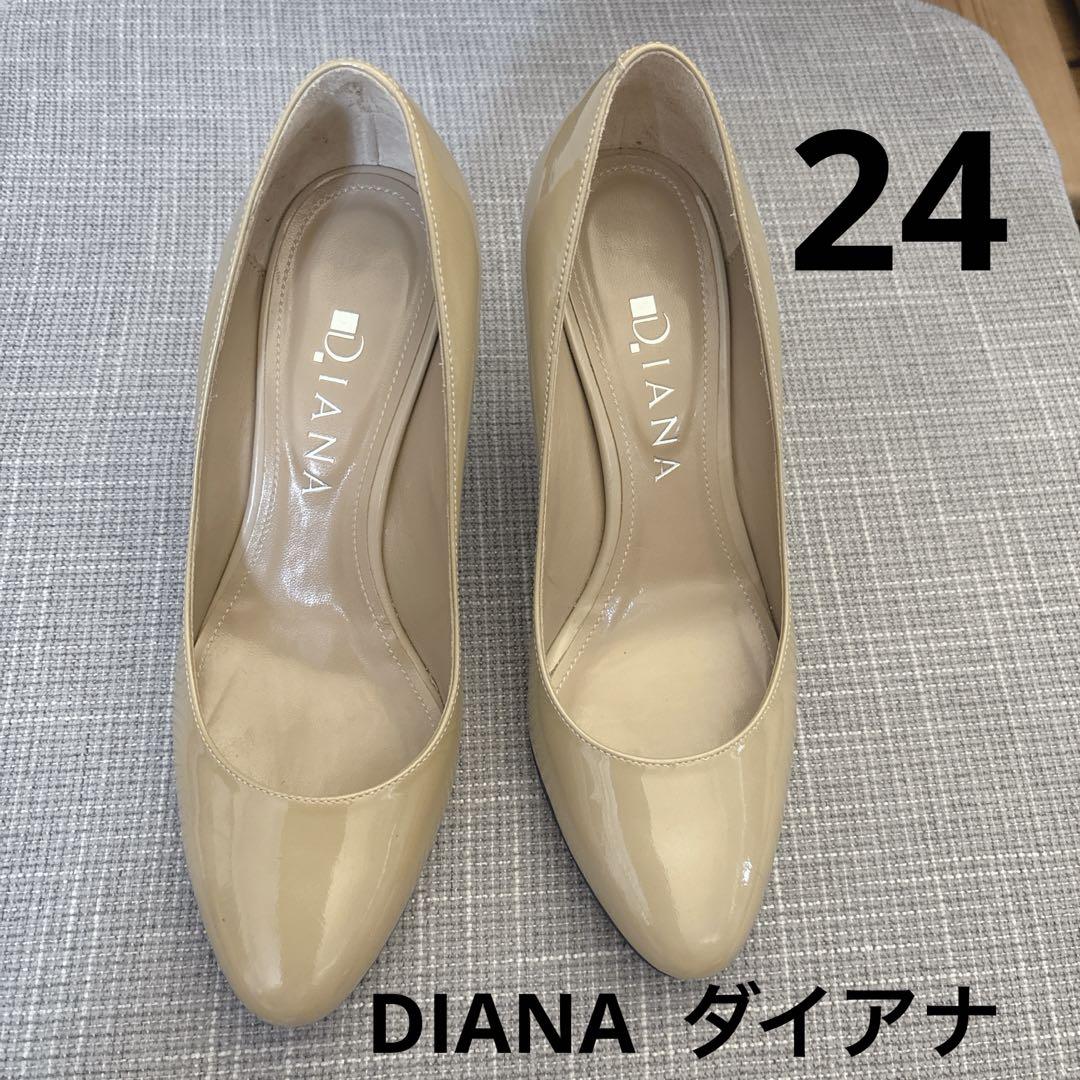 Diana ベージュ ポインテッドトゥ パンプス - メルカリ