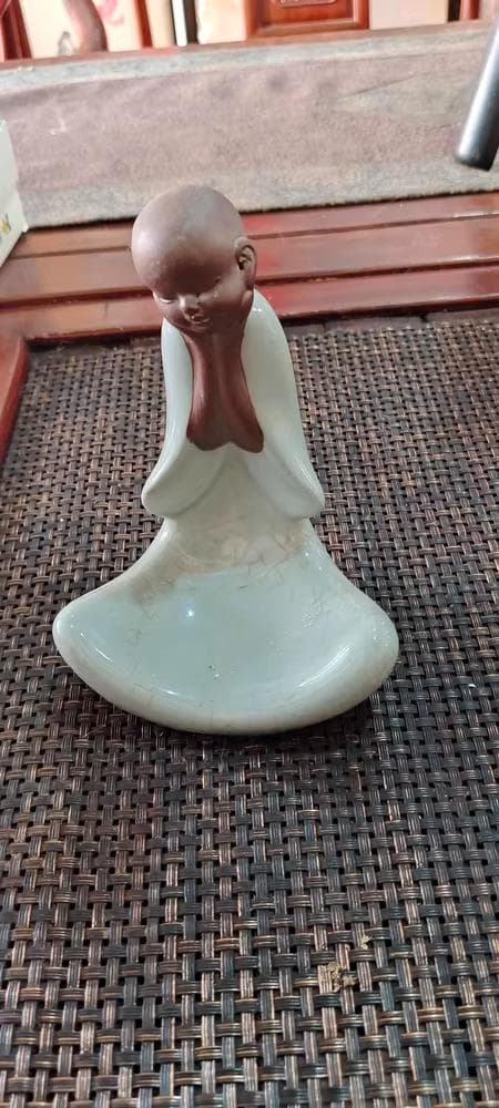 陶器製 仏像風人形 白茶