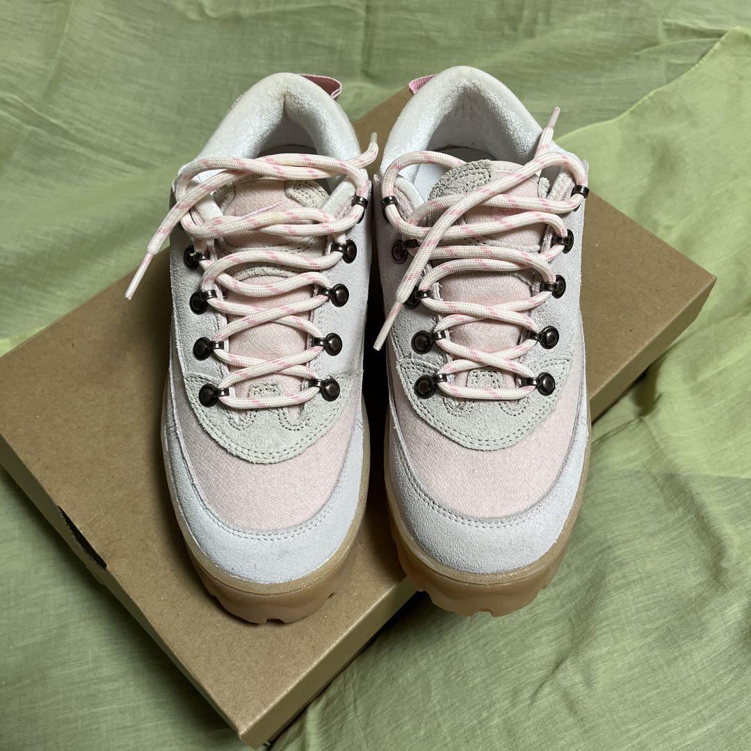 NIKE LAHAR LOW SE ナイキラハールLOW SE ピンク系靴