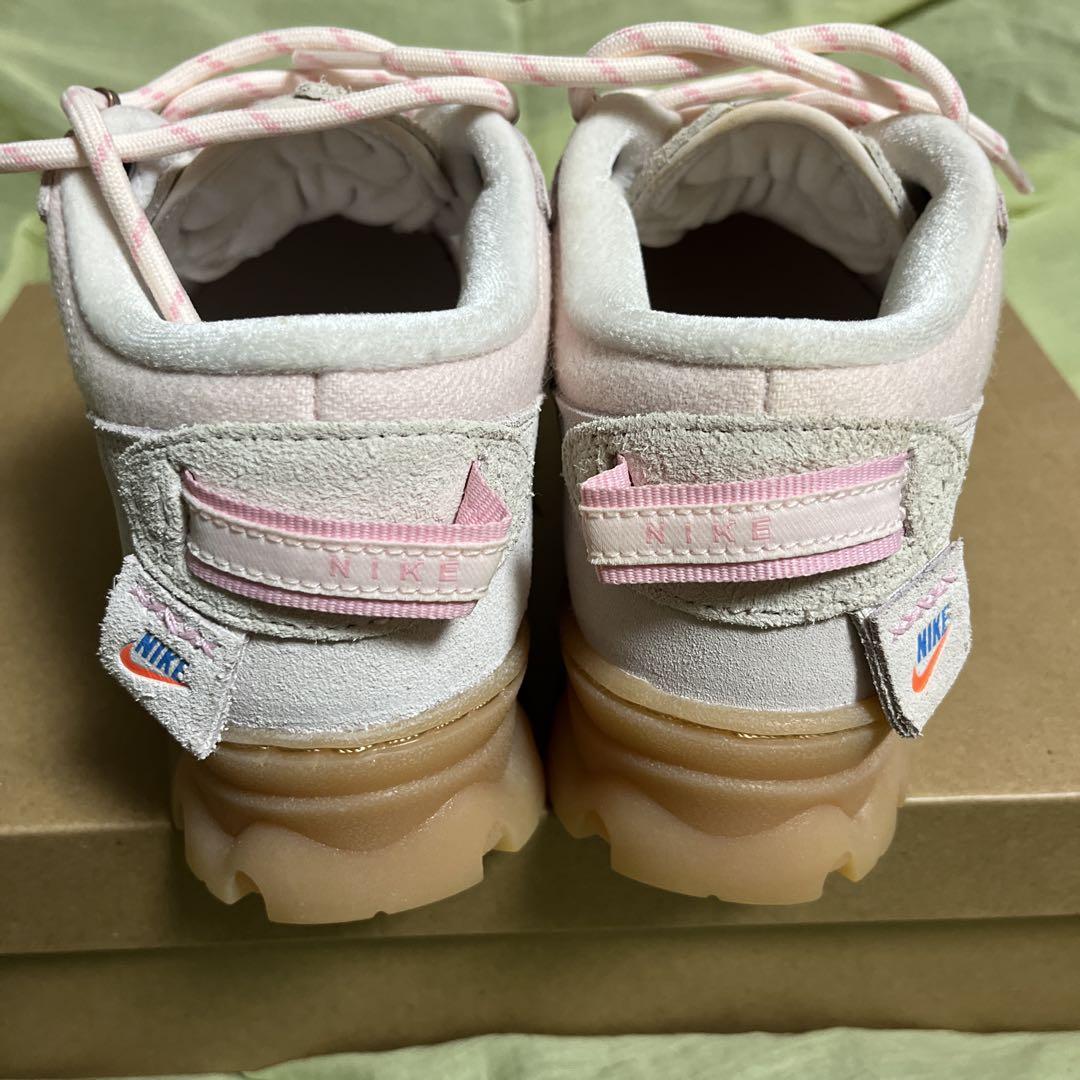 NIKE LAHAR LOW SE ナイキラハールLOW SE ピンク系