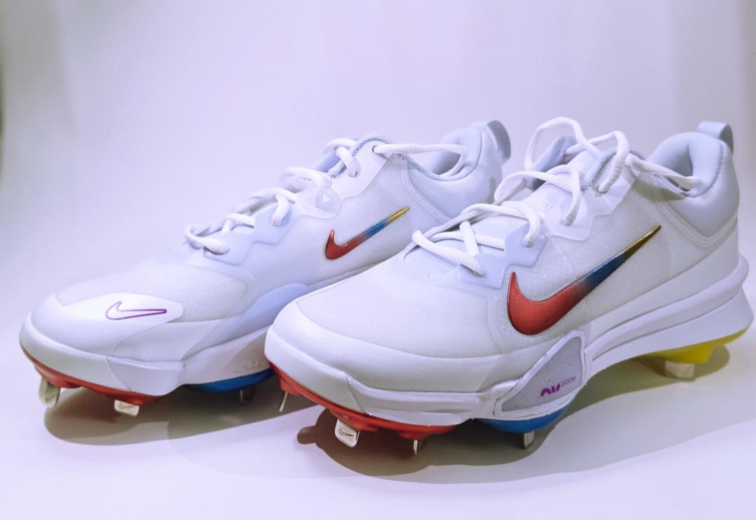 新品2025年USA限定★Nike★トラウト 9 Proレインボー★26cm☆