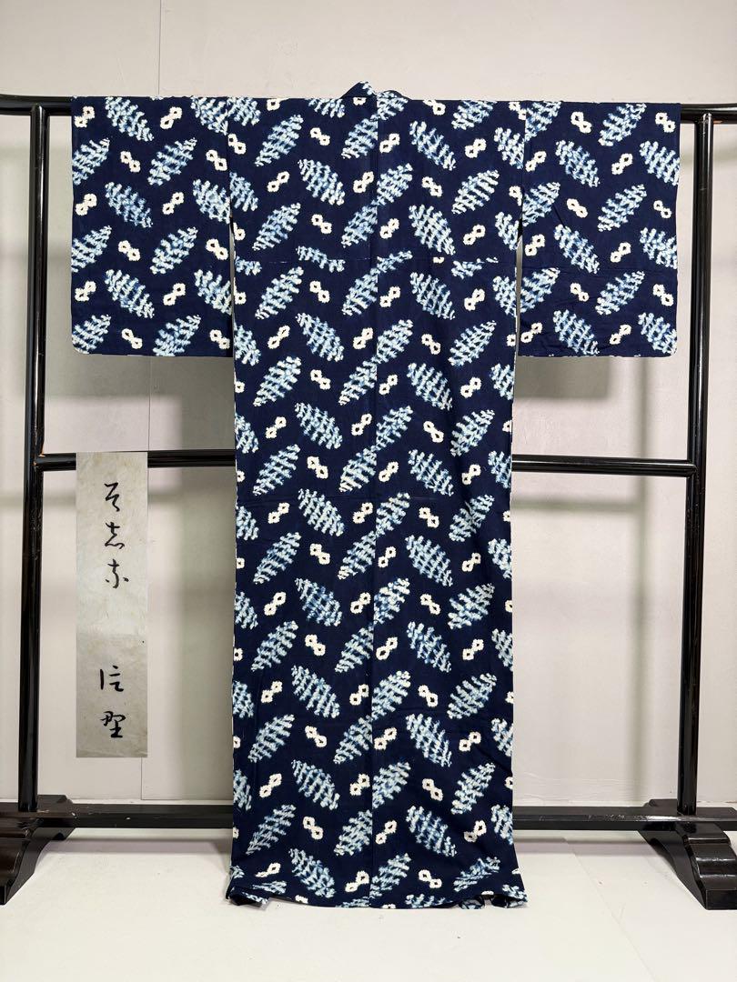 超美品 幾何学模様が美しい藍染絞り 豊田で故片野さん親子の作品