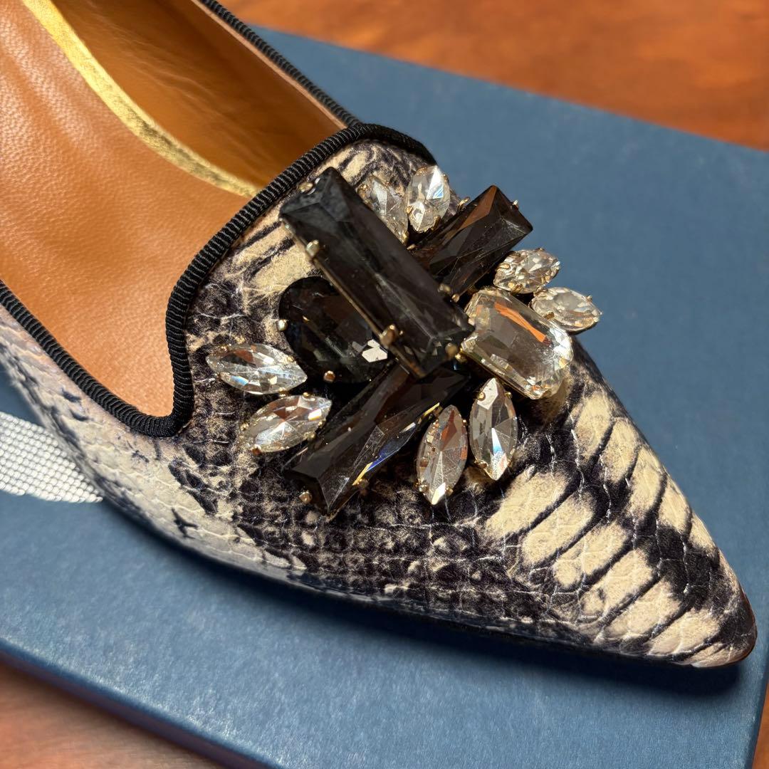 ヘビ柄ビジュー付きポインテッドトゥパンプス ヘビ柄ビジュー付きポインテッドトゥパンプス