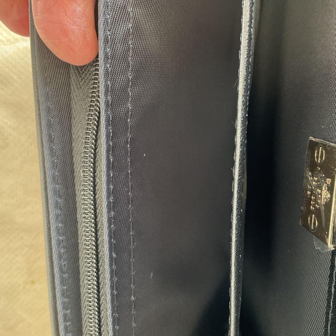 新品未使用Vivienne Westwood 二つ折り財布 マルチカラー