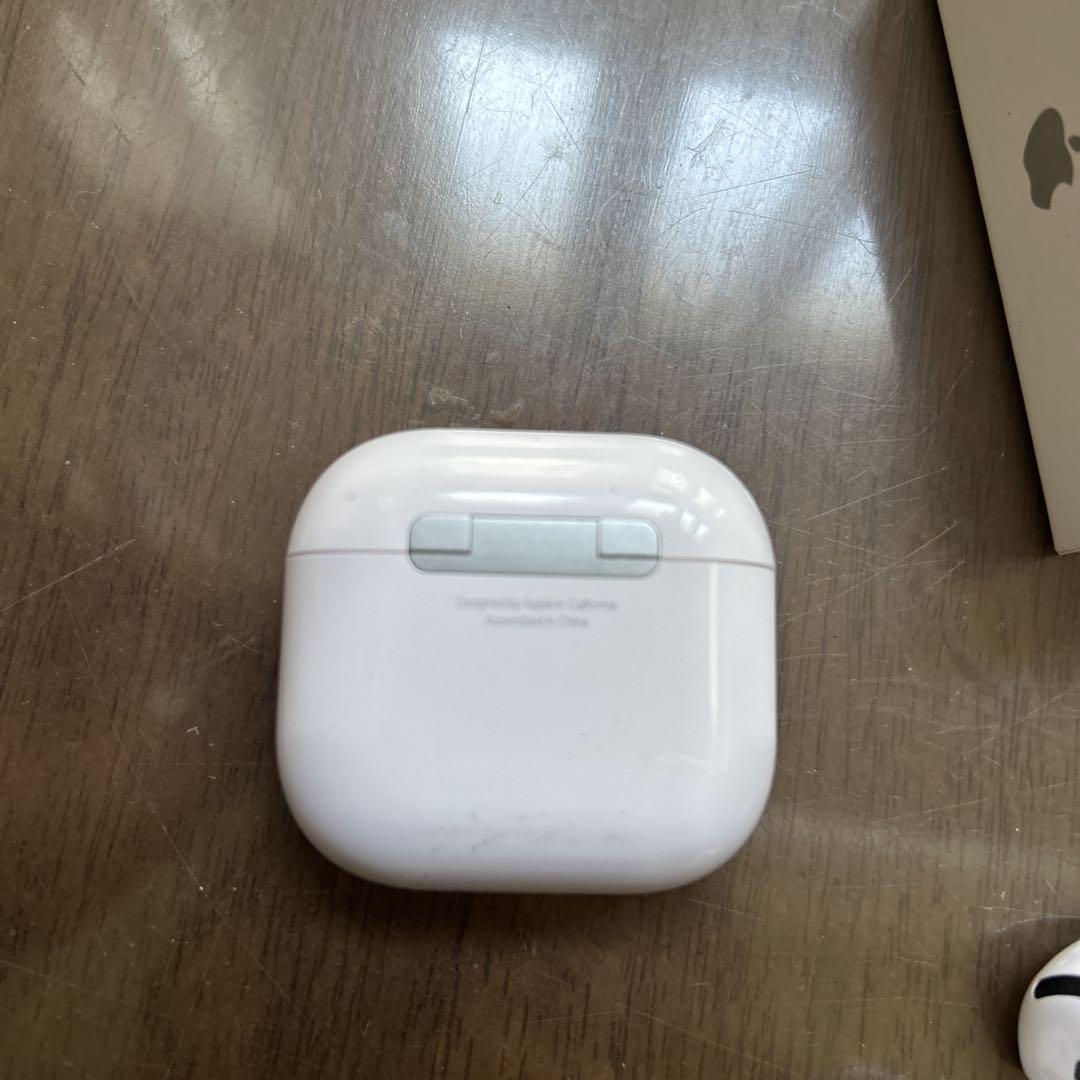 Apple AirPods第4世代　ノイズキャンセル搭載機