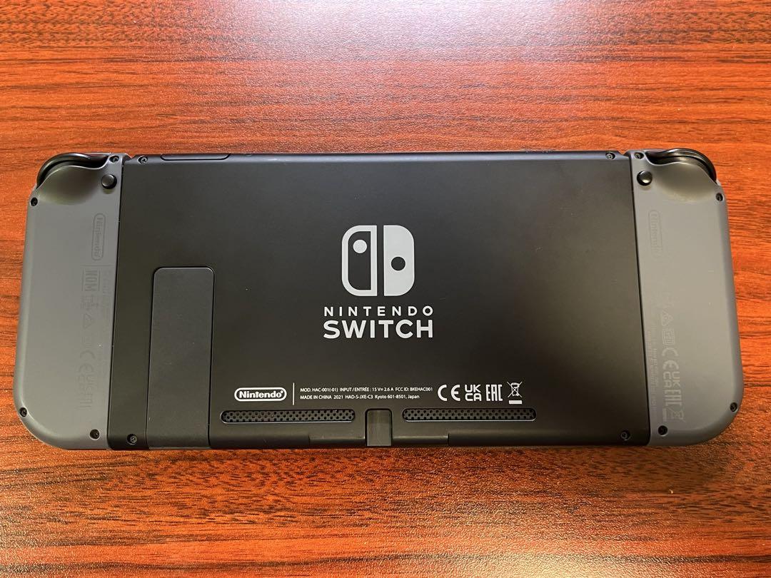 【美品】Nintendo Switch グレー 本体 HORI社製ケースおまけ Nintendo Switch グレー 本体/HORIコントローラー、ケース付き