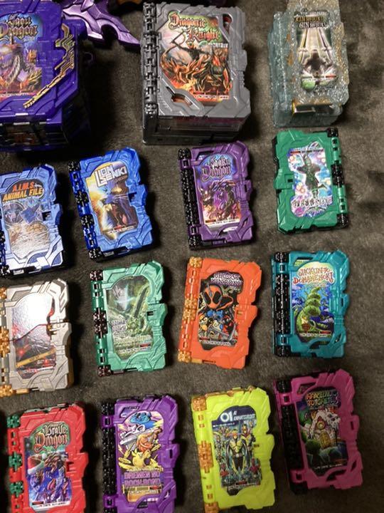【もあります】 仮面ライダーセイバー ベルト ワンダーライドブックまとめ売り SkaML-m52000237151 おもちゃ
