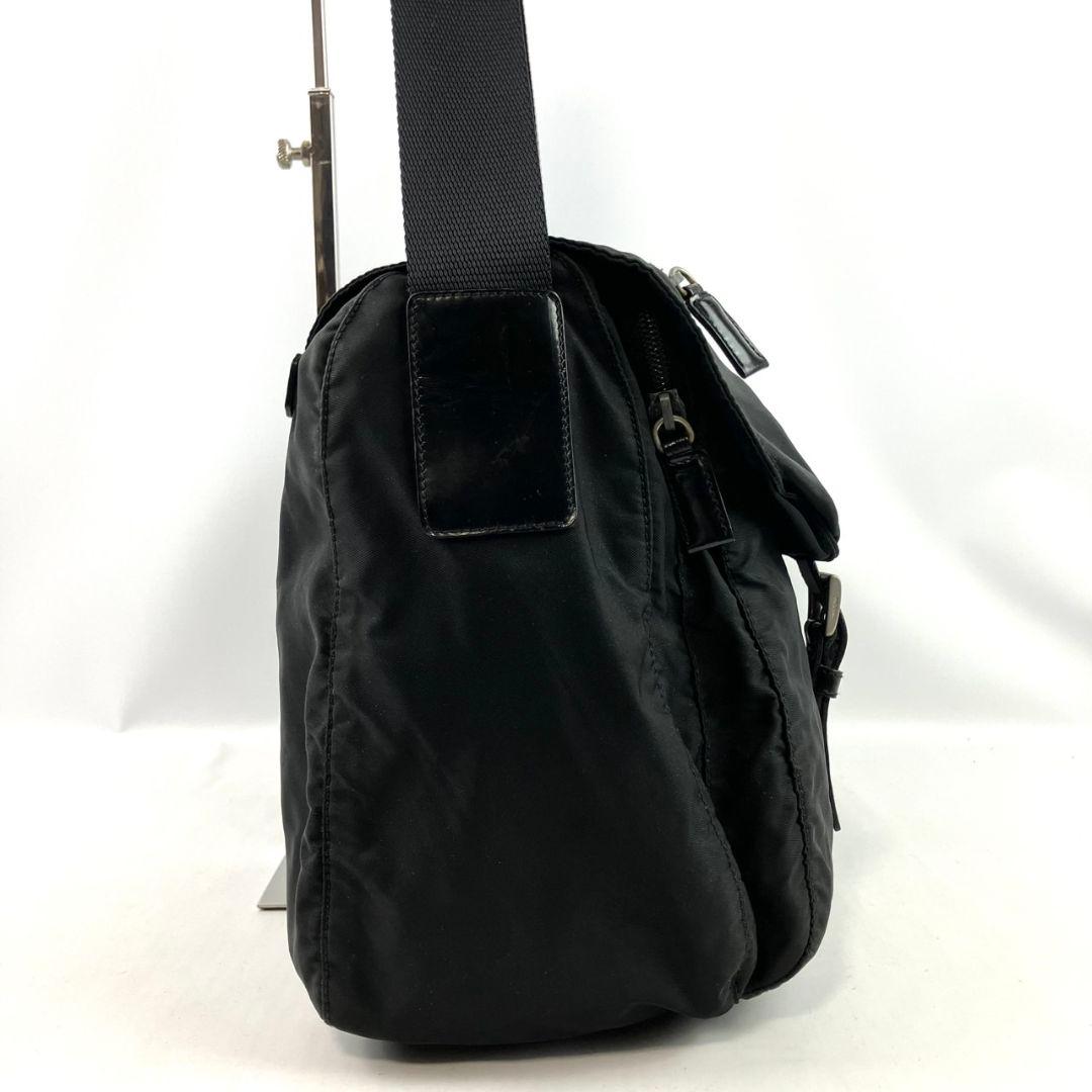 メッセンジャーバッグ 三角ロゴ