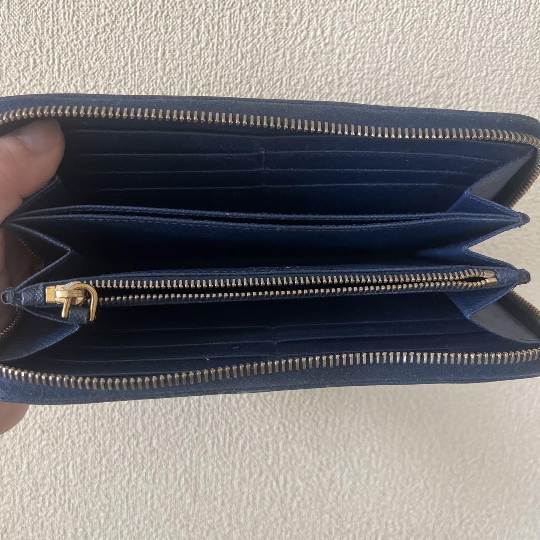 PRADA ネイビー 二つ折り財布