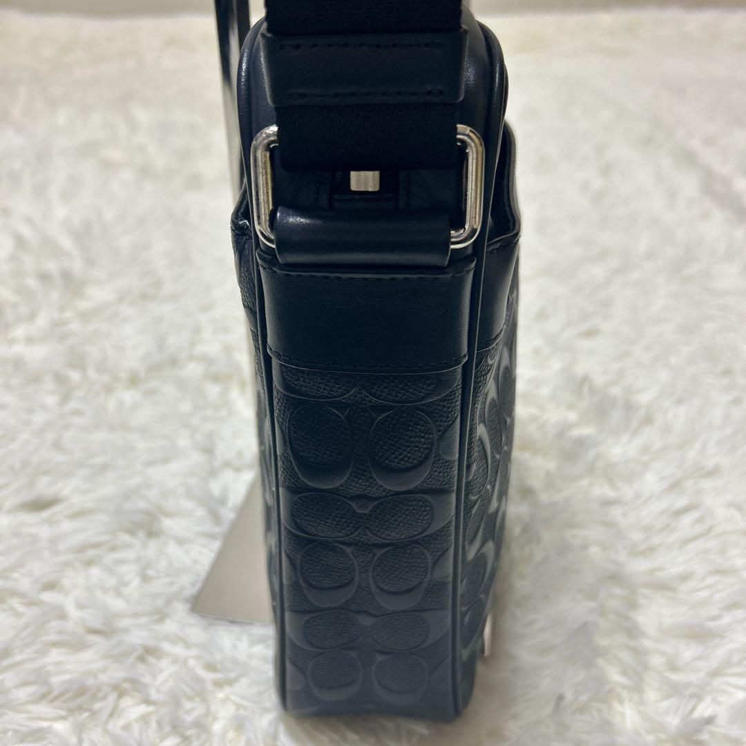 COACH レザー シグネチャー型押し エンボス加工 ショルダーバッグ ブラック