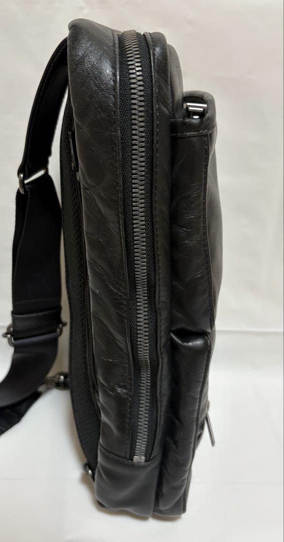LUGGAGE LABEL 吉田カバン エレメント スリングショルダーバッグ