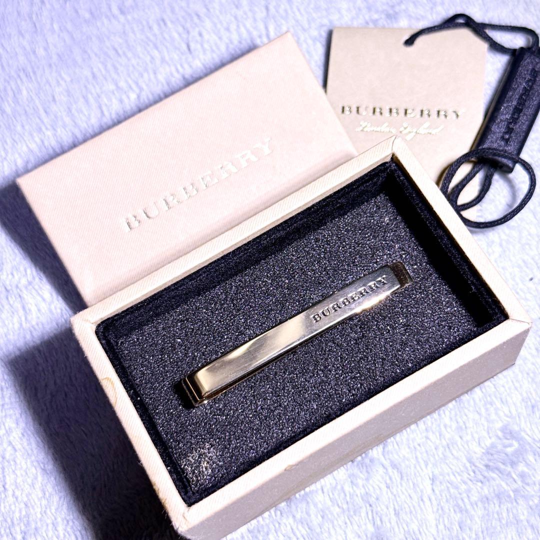 現行 バーバリー ネクタイピン ゴールド金具 スーツ メンズ 付きBURBERRY