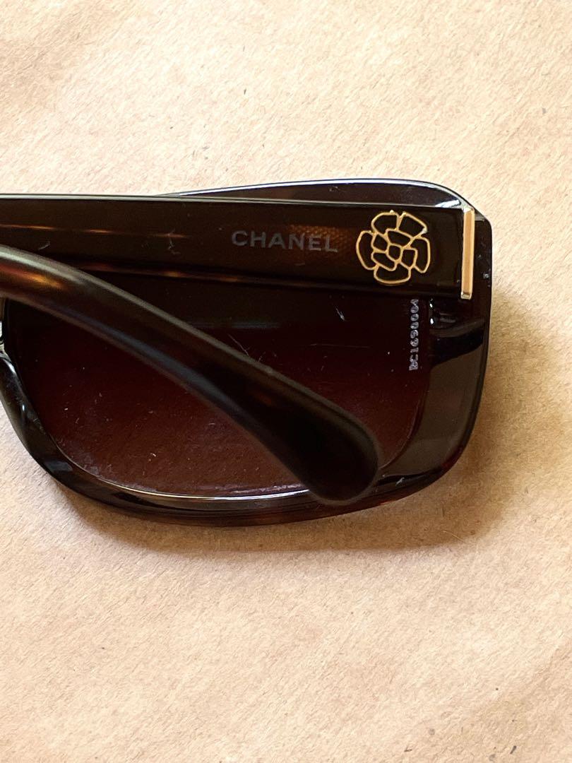 【CHANEL】シャネル　(サングラス、箱、ケース、カード付)