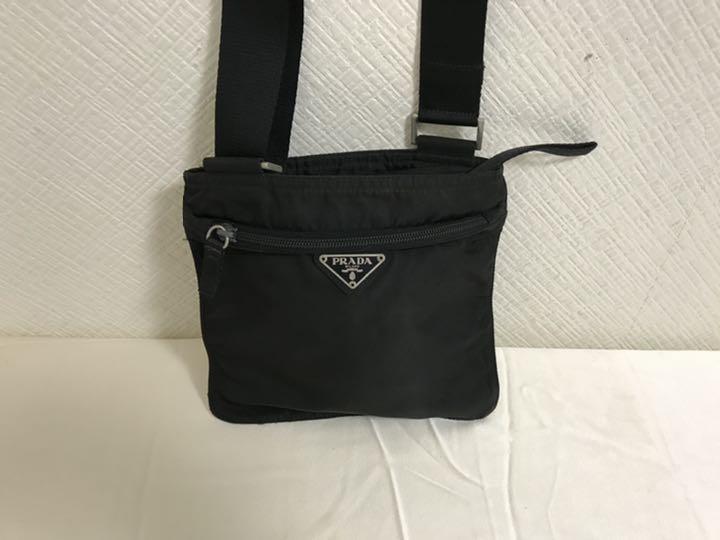 品質満点! 本物プラダPRADAショルダーバッグボディーバック黒 直営店で購入した正規品 PRADA ショルダーバッグ ボディーバック ショルダーバッグ