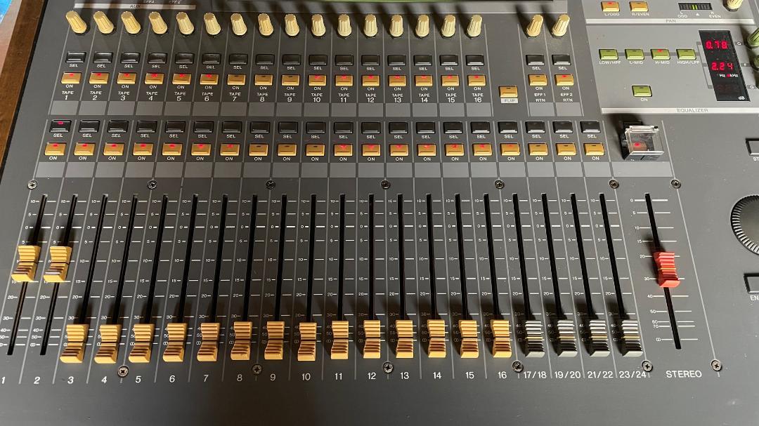 O2R ヤマハ デジタル RECORDING CONSOLE 中古品 ケース付