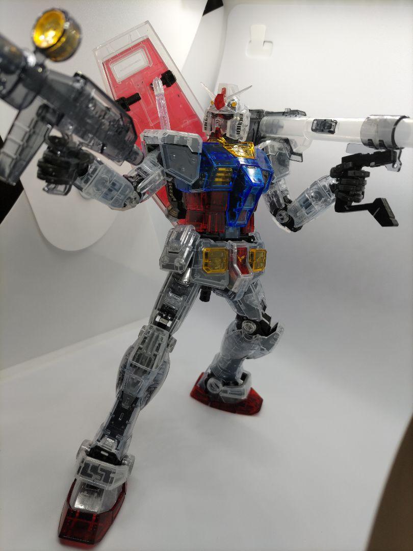 Amazon.co.jp: Bandai Spirits MG Mobile Suit Gundam RX-78-2 Gundam Ver.3.0,  1/100 Scale, Color-coded Plastic Model : Hobbies