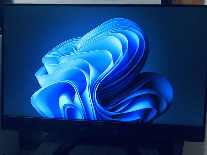 24インチフルHDスクリーン