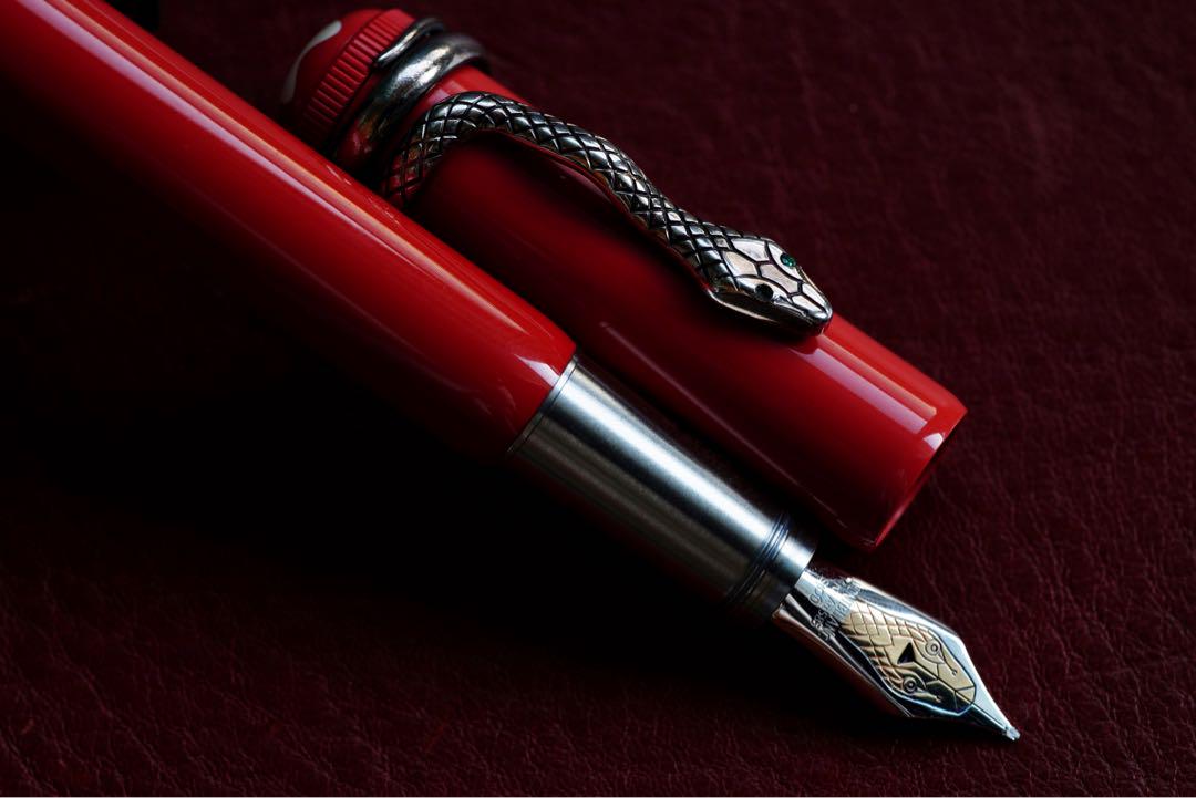 montblanc heritage ルージュ・エ・ノワール　コーラル軸　万年筆